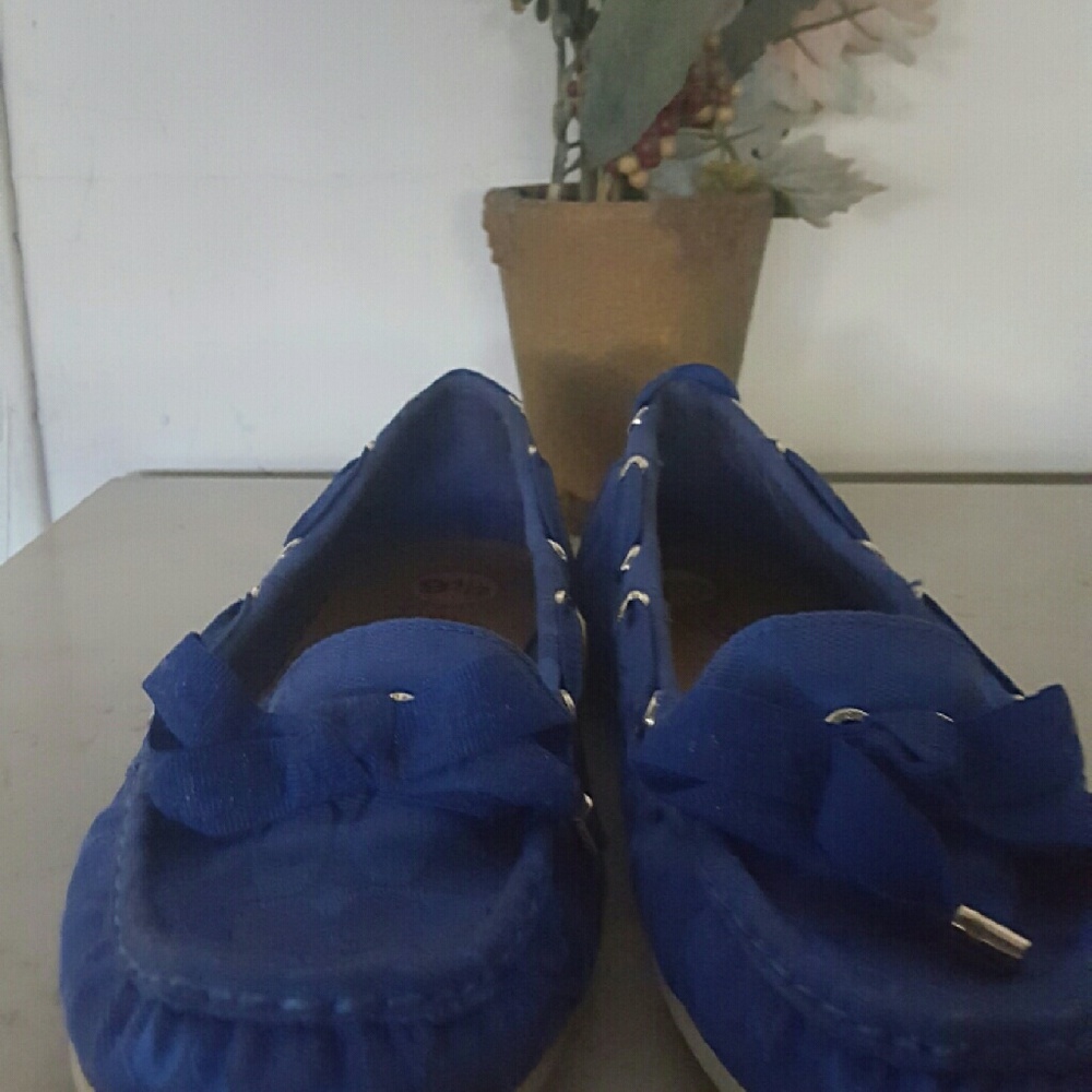Coach Flats - Picture 2 of 2